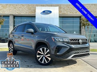 Used 2023 Volkswagen Taos SE w/ Panoramic Sunroof Package image 1