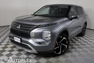Used 2024 Mitsubishi Outlander SE image 1