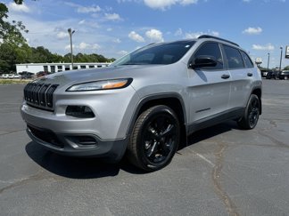 Used 2017 Jeep Cherokee Sport image 1
