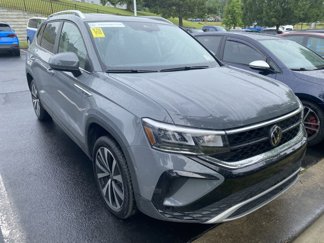 Certified 2024 Volkswagen Taos SE w/ Panoramic Sunroof Package image 1