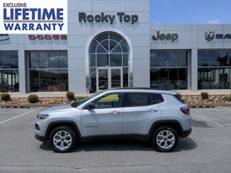 New 2025 Jeep Compass Latitude image 1