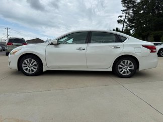 Used 2013 Nissan Altima 2.5 S image 1