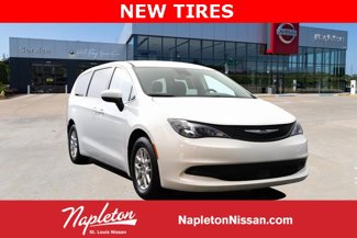 Used 2021 Chrysler Voyager LX image 1