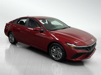 Used 2024 Hyundai Elantra SEL image 1
