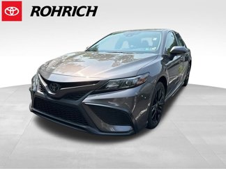 Used 2021 Toyota Camry SE w/ Cold Weather Package image 1
