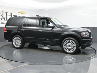 Used 2016 Lincoln Navigator Select image 1