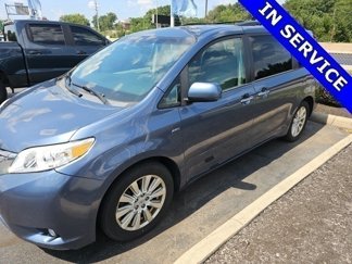 Used 2017 Toyota Sienna XLE Premium image 1