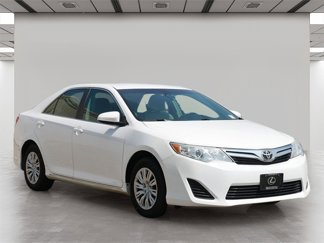 Used 2014 Toyota Camry L image 1