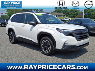 Used 2025 Subaru Forester Premium image 1