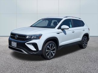 Used 2022 Volkswagen Taos SE image 1