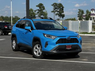 Used 2020 Toyota RAV4 XLE image 1