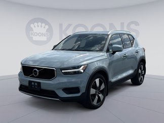 Used 2019 Volvo XC40 T5 Momentum image 1