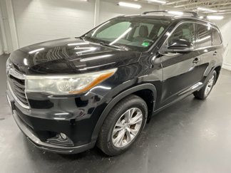 Used 2015 Toyota Highlander XLE image 1