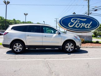 Used 2017 Chevrolet Traverse LT image 1