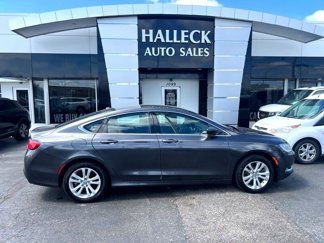 Used 2015 Chrysler 200 Limited image 1