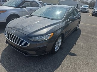 Used 2019 Ford Fusion SE image 1