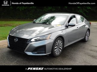 Used 2023 Nissan Altima 2.5 SV image 1