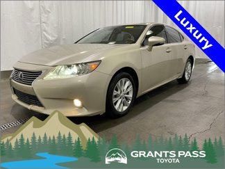 Used 2013 Lexus ES 300h image 1