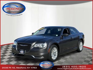 Used 2018 Chrysler 300 Touring L image 1
