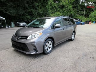 Used 2019 Toyota Sienna LE image 1