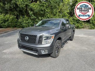 Used 2019 Nissan Titan PRO-4X w/ Pro-4x Convenience Package image 1