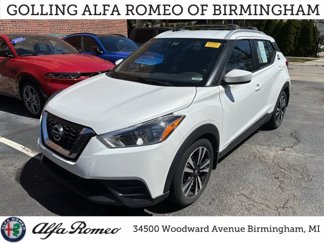 Used 2018 Nissan Kicks SV image 1