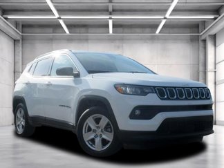 Used 2022 Jeep Compass Latitude image 1