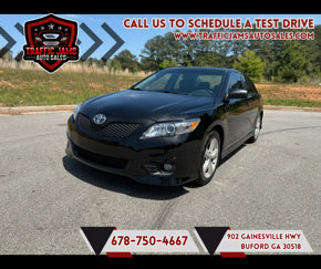 Used 2011 Toyota Camry SE image 1