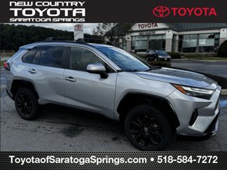 Used 2022 Toyota RAV4 SE image 1