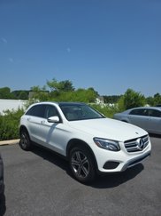 Used 2019 Mercedes-Benz GLC 300 4MATIC image 1