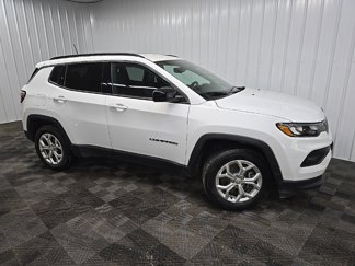 Used 2024 Jeep Compass Latitude image 1