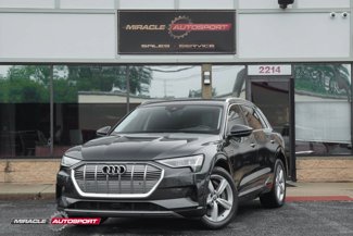 Used 2019 Audi e-tron Prestige w/ Prestige Package image 1