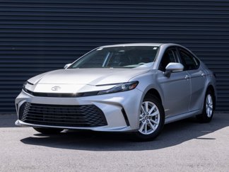 Used 2025 Toyota Camry LE image 1