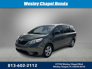 Used 2011 Toyota Sienna LE image 1