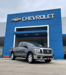Used 2018 Nissan Titan SV image 1
