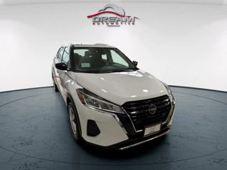 New 2025 Nissan Kicks Play S image 1