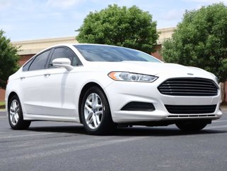 Used 2016 Ford Fusion SE image 1