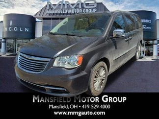Used 2015 Chrysler Town & Country Touring-L w/ Driver Convenience Group image 1