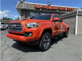 Used 2017 Toyota Tacoma TRD Sport image 1