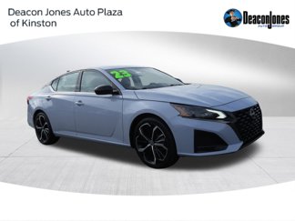 Used 2023 Nissan Altima 2.5 SR image 1