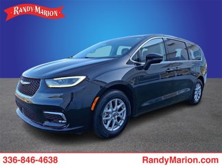 Used 2023 Chrysler Pacifica Touring-L image 1