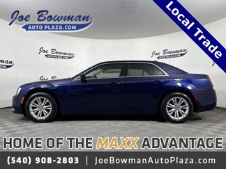 Used 2017 Chrysler 300 Limited image 1
