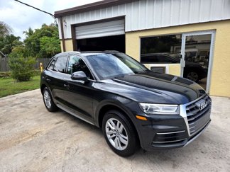 Used 2020 Audi Q5 2.0T Premium w/ Convenience Package image 1