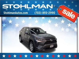 Used 2021 Toyota RAV4 LE image 1
