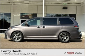 Used 2019 Toyota Sienna SE video 1