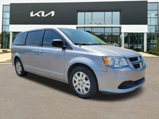 Used 2018 Dodge Grand Caravan SE w/ UConnect Hands-Free Group image 1