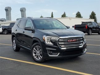 Certified 2022 GMC Terrain SLT w/ LPO, Floor Liner Package image 1