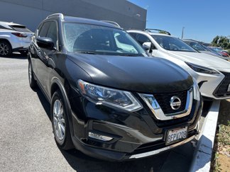 Used 2017 Nissan Rogue SV image 1