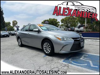 Used 2015 Toyota Camry LE image 1