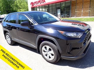 Used 2022 Toyota RAV4 LE image 1